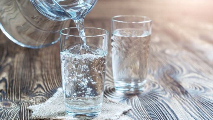 içme diyeti için bir bardak su